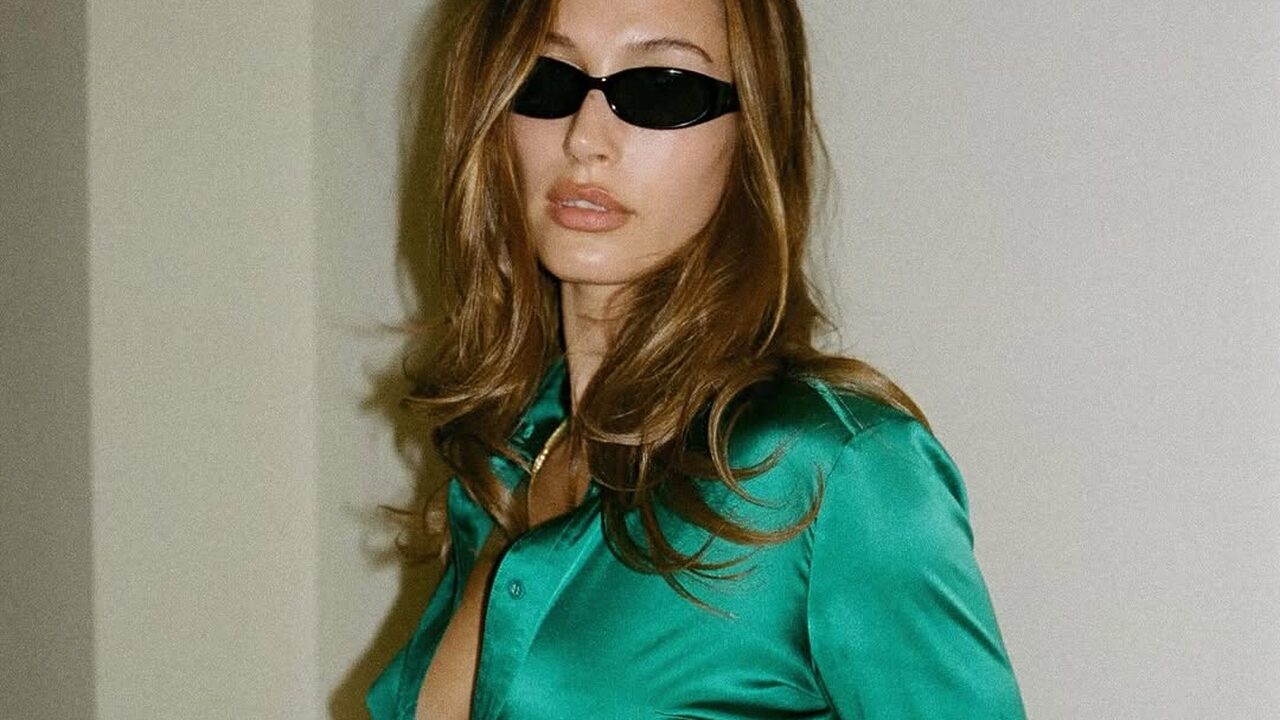 Why is Teal, the 2026 Trend Color, Gaining Attention in Makeup?