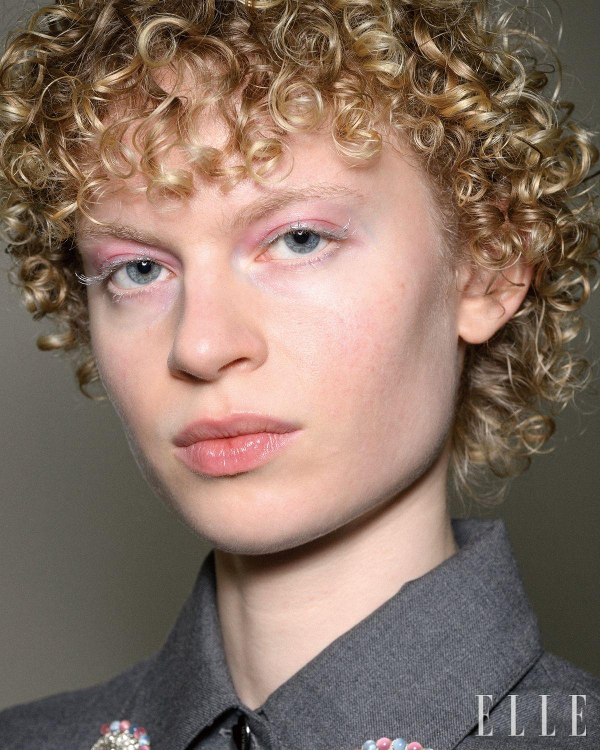 Color Mascara for Year-end Makeup