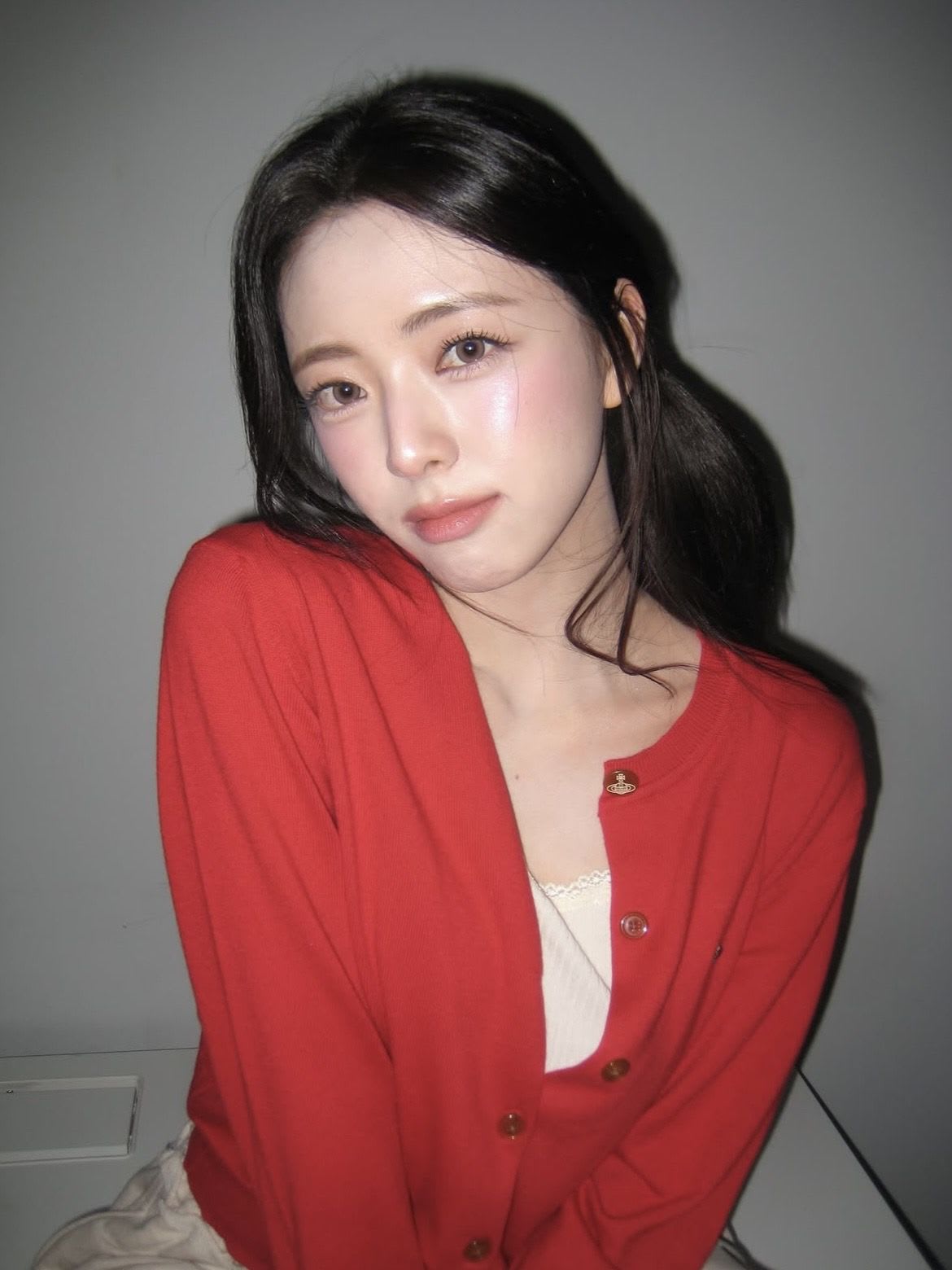 New Cheek Highlighting Trend: Enhancing Dimensionality with Area, Color, and Texture