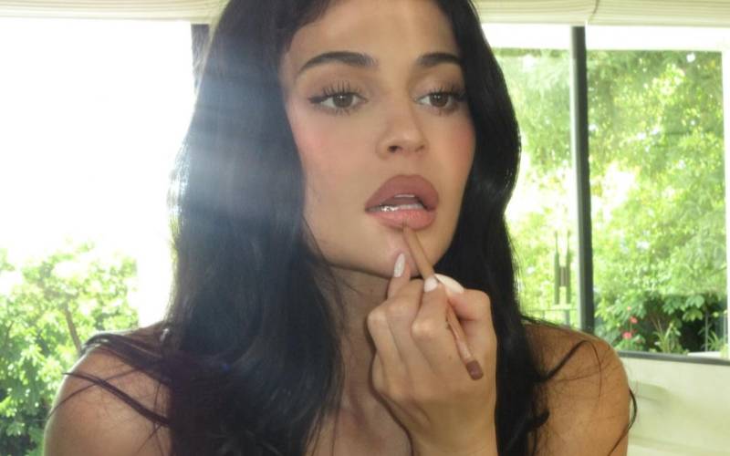 The Return of the Matte Lip Trend: 5 Formulas for a Sophisticated Makeup Look