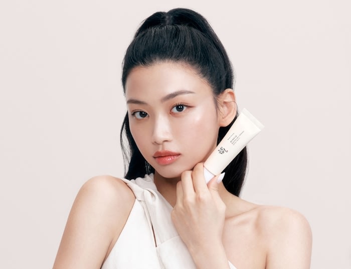 K-Beauty Craze Sweeping Overseas Social Media, 3 Secrets Behind the 100 Million Units Sold Milestone in the Global Suncare Market